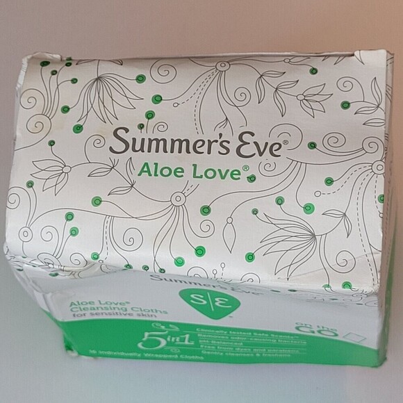 Summer's Eve Aloe Love Cleansing Cloths for Sensitive Skin 16 Wrapped Cloths - Picture 4 of 5